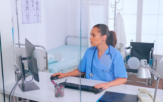 auxiliar-enfermeria-hospitalización